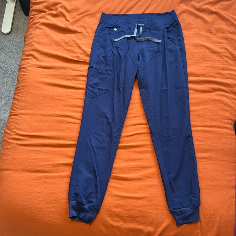 Medium tall Figs navy scrub pants/ bottoms joggers